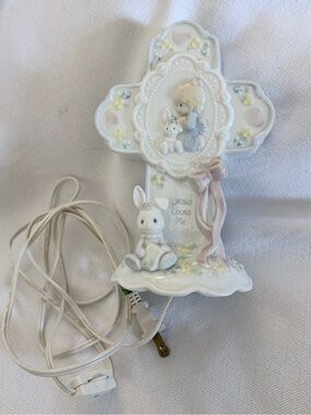 Vintage 1993 Precious Moments Jesus Loves Me Porcelain Cross Night Light